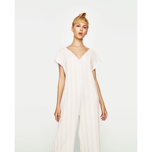 NWT Zara White Lightweight Knit Cropped Jumpsuit - Picture 3 of 3